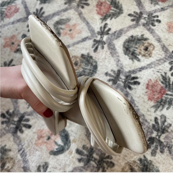 Cream square toe sandals - Picture 3 of 4